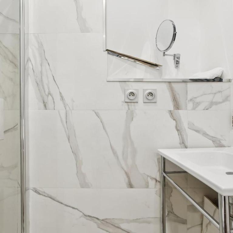 Elegant bright studio in prestigious 7th arrondissement - Appartement 1 Chambre - 13