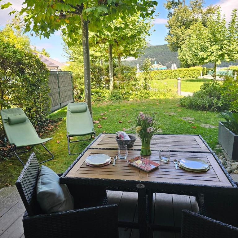 Studio Cosy avec Plage et Parking Privés au bord du Lac D'Annecy - Appartement 1 Chambre - 26