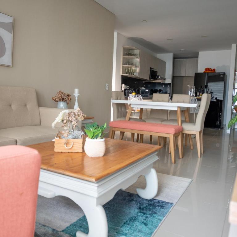 Charming Condo with Balcony & Bay Views - Apartamento de 2 dormitorios - 6