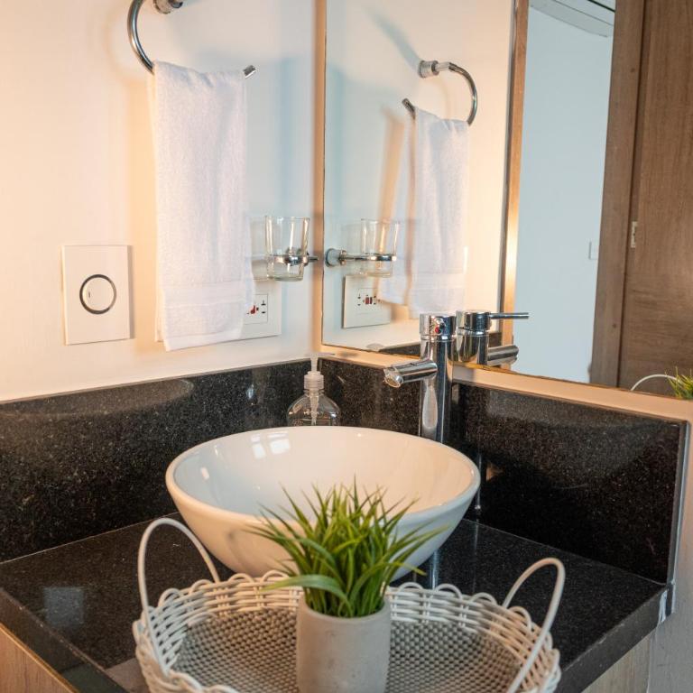 Charming Condo with Balcony & Bay Views - Apartamento de 2 dormitorios - 10