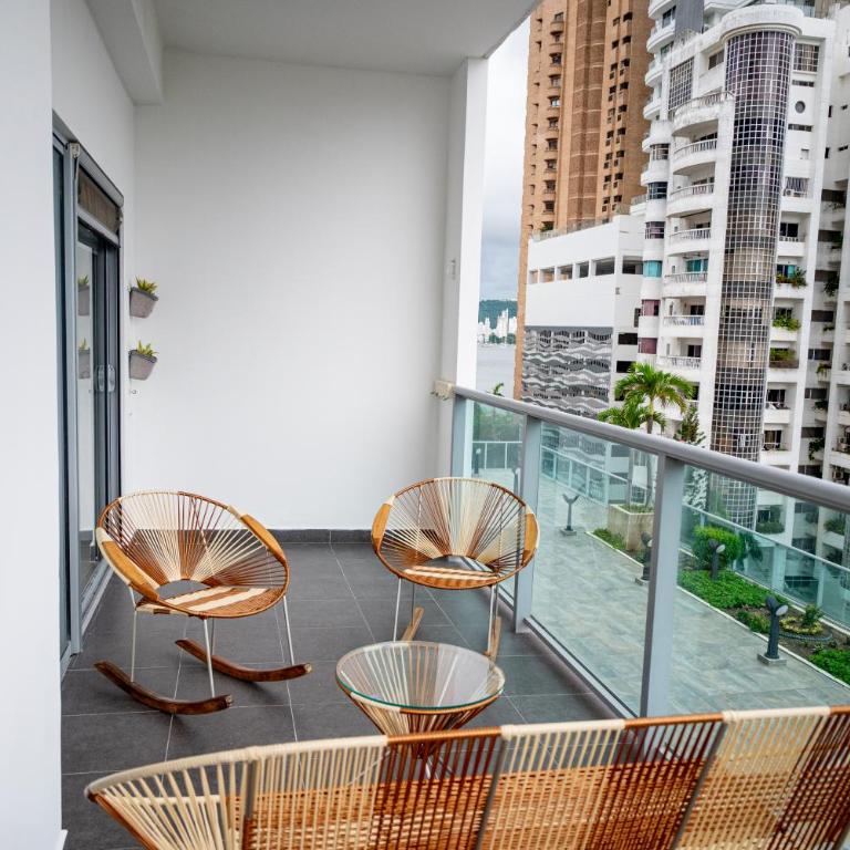 Charming Condo with Balcony & Bay Views - Apartamento de 2 dormitorios - 34