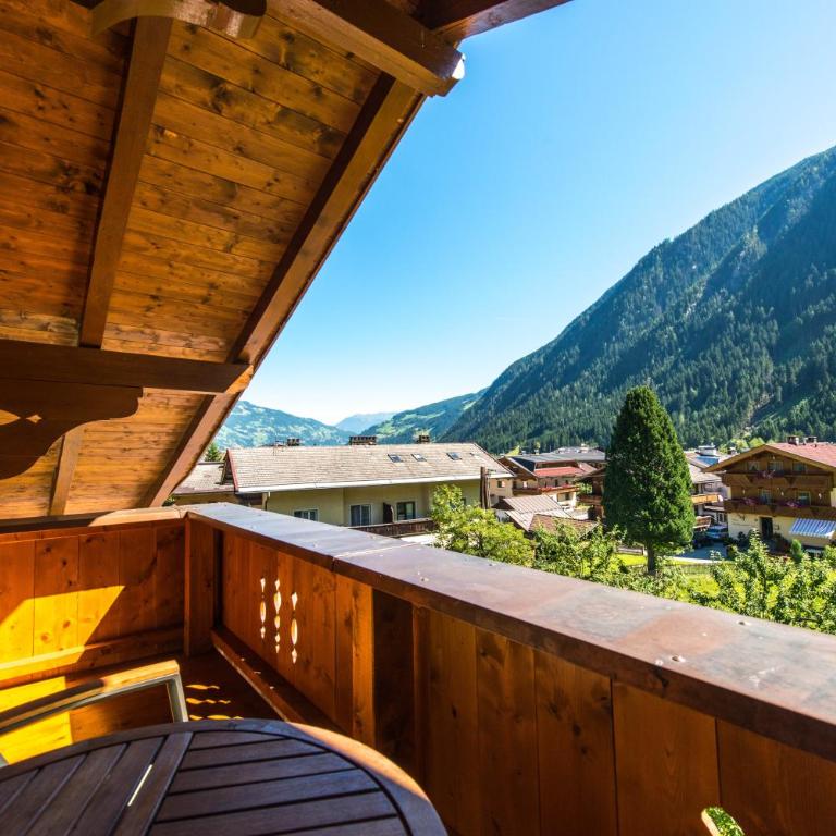 Moroder Haus - Suite mit Balkon - 3