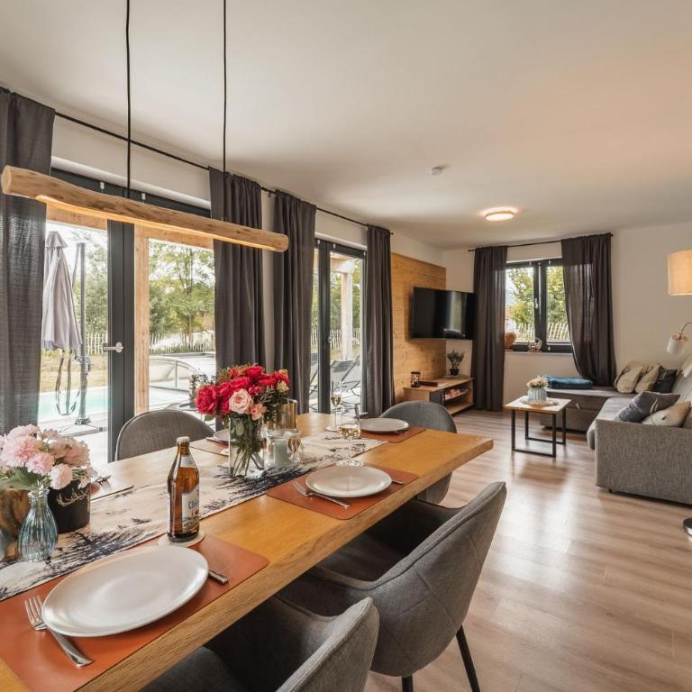 Chalet Bergherzerl im Chiemgau mit Sommerpool, Whirlpool, Sauna und eingezäuntem Garten - Chalet mit 3 Schlafzimmern - 2