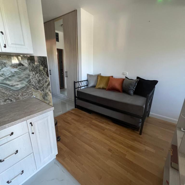 SunnyBar - One-Bedroom Apartment - 11