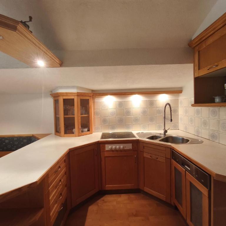 Sport Apartments Tirol - Apartment mit 3 Schlafzimmern und Bergblick - 25