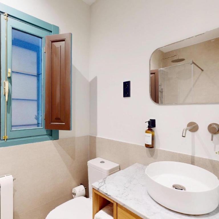 Sol y El Madroño - One-Bedroom Premium Apartment - 7