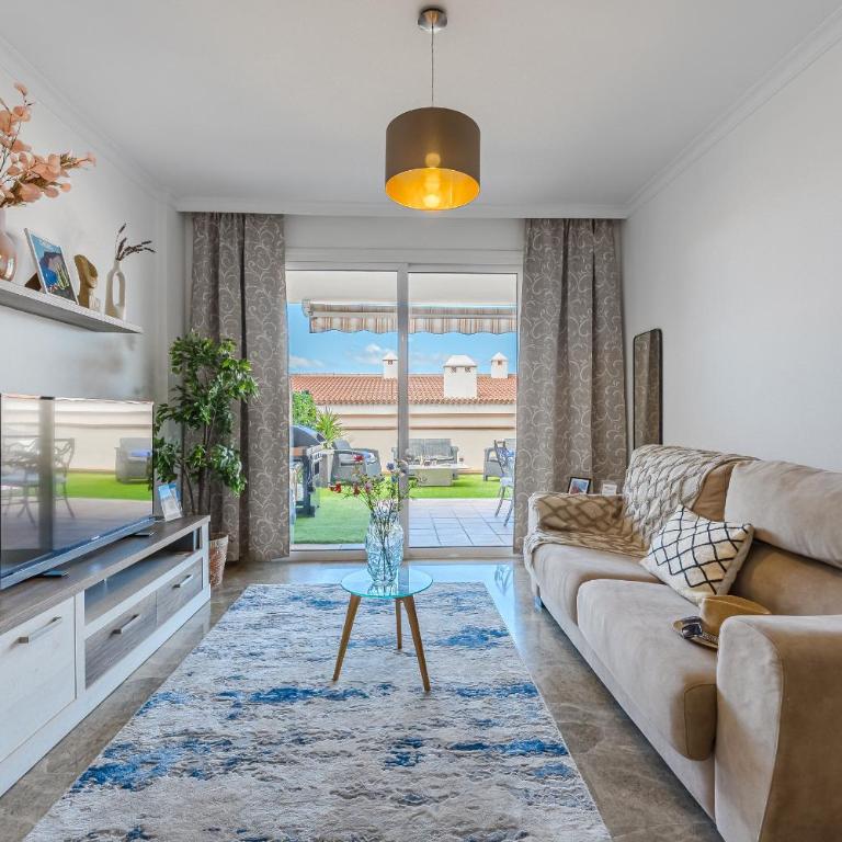 Modern apartment with large terrasse, bbq, fast wifi, 2 pools - Apartamento con terraza - 2