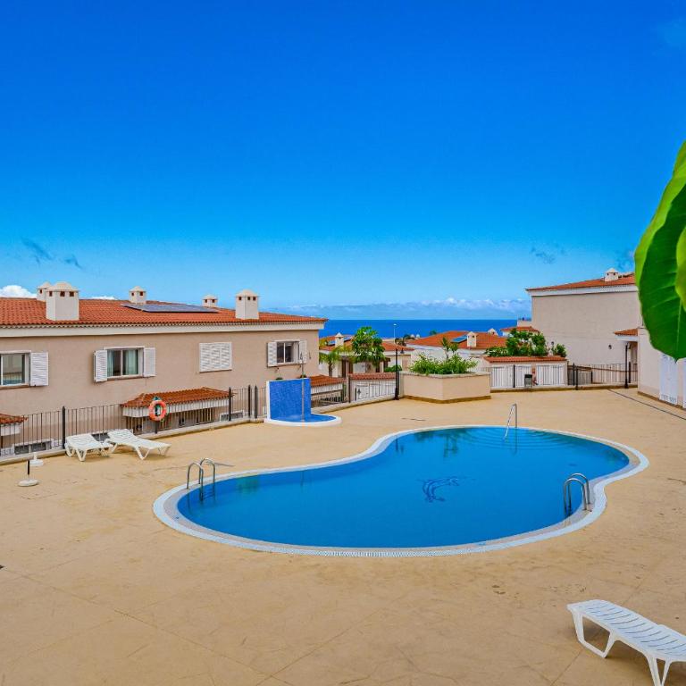 Modern apartment with large terrasse, bbq, fast wifi, 2 pools - Apartamento con terraza - 18