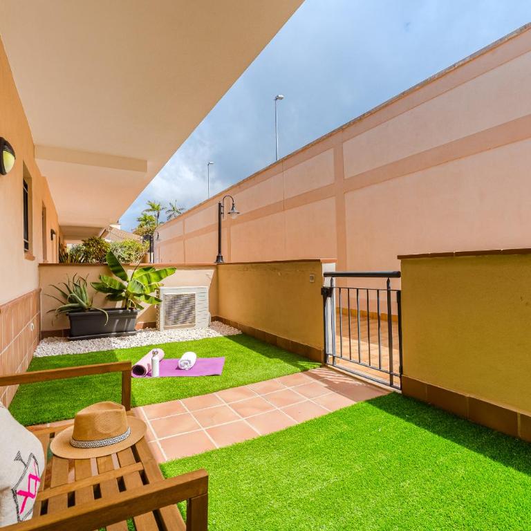 Modern apartment with large terrasse, bbq, fast wifi, 2 pools - Apartamento con terraza - 23