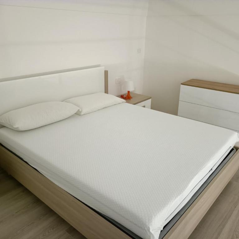 Giordano Bruno 8 - Appartamento con 2 Camere da Letto - 8