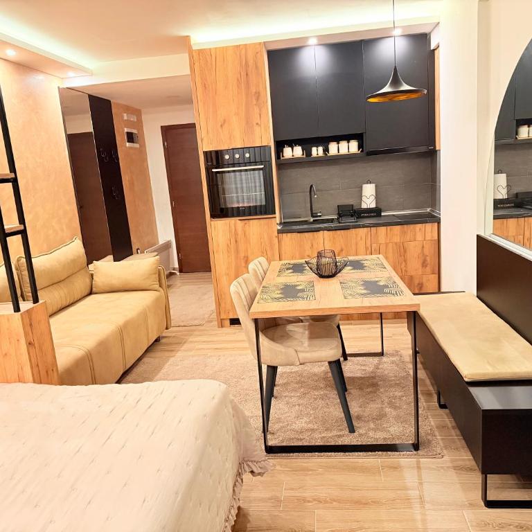 UN lux - Residence Hill - One-Bedroom Apartment - 2