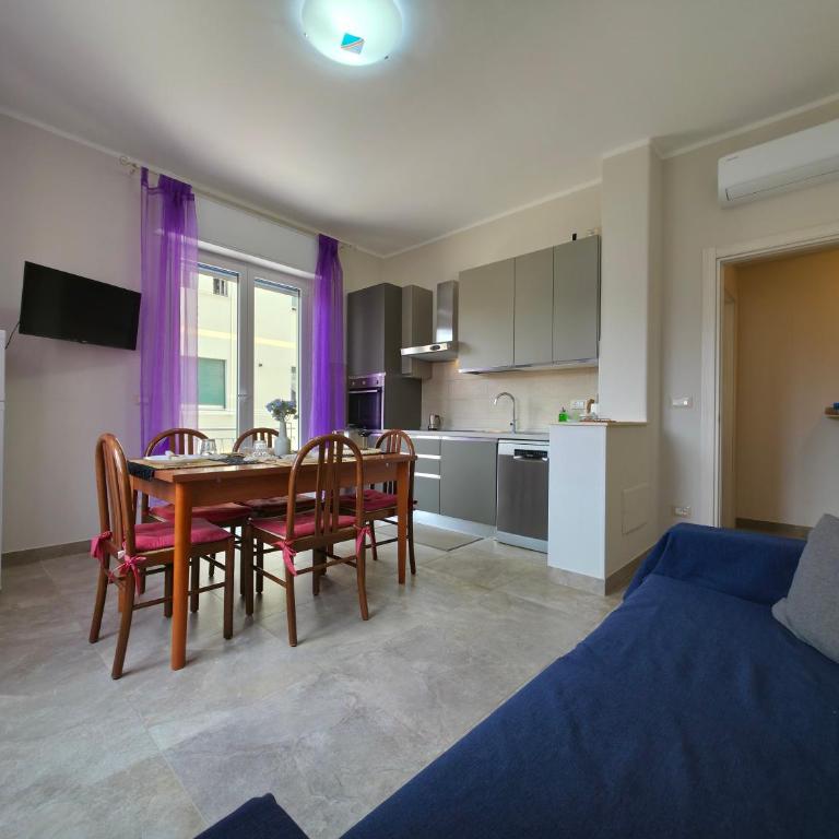 200m from Beach, New Central Apt, AC, WiFi - Appartamento con 2 Camere da Letto e Balcone - 19
