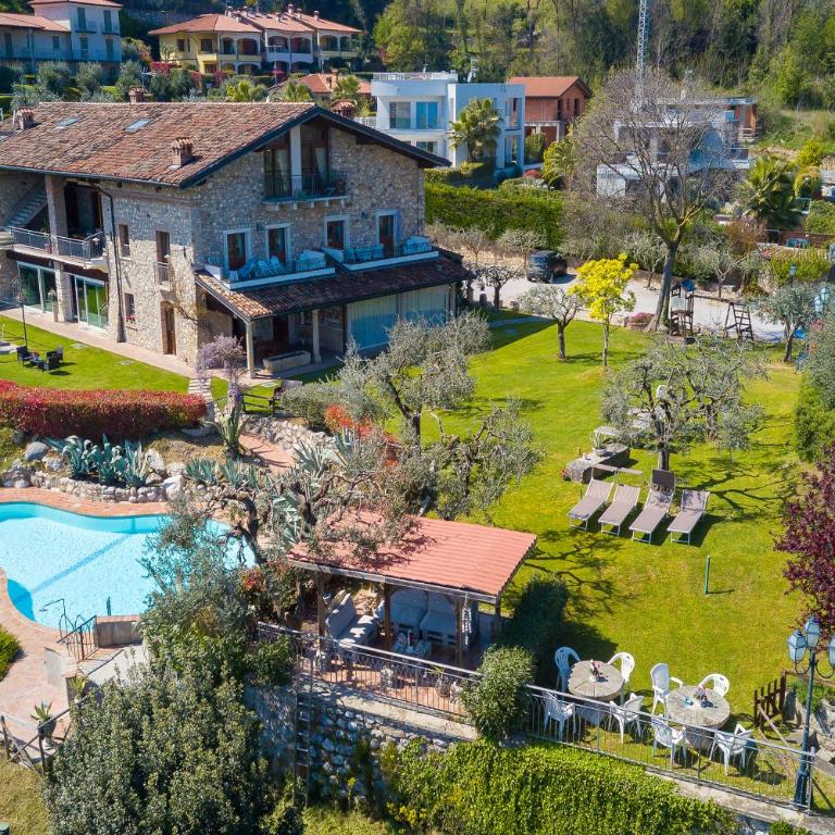 Agriturismo Cascina Crocelle - Lake View and Heated Pool - Two-bedroom apartment with Shared Garden - 11