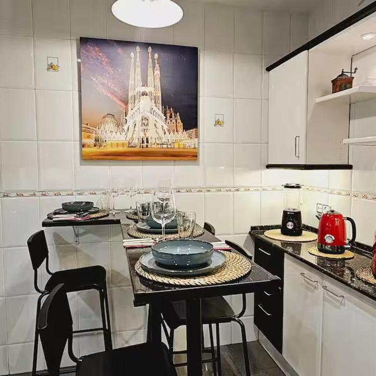 Apartamento exclusivo junto Sagrada Familia Barcelona - Three-Bedroom Apartment - 36