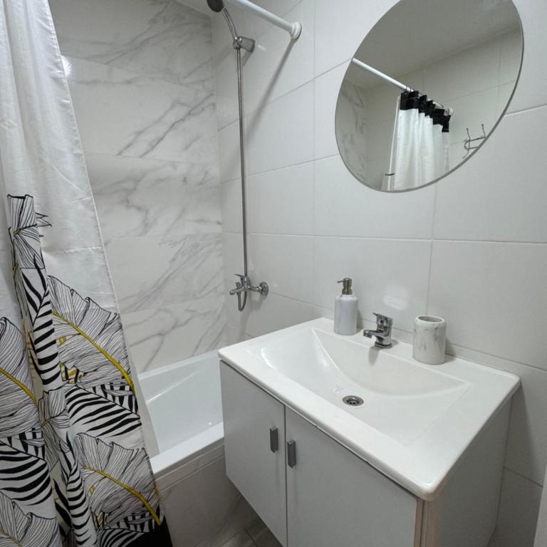 Departamento dos dormitorios Rosario centro - Two-Bedroom Apartment - 9