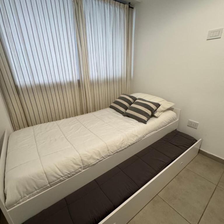 Departamento dos dormitorios Rosario centro - Two-Bedroom Apartment - 24