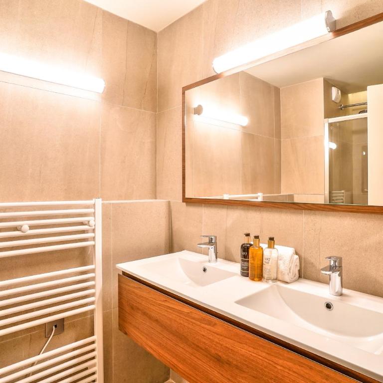 UrbanFlat 131 - Amazing apartment in the center of Paris - Apartment - 10