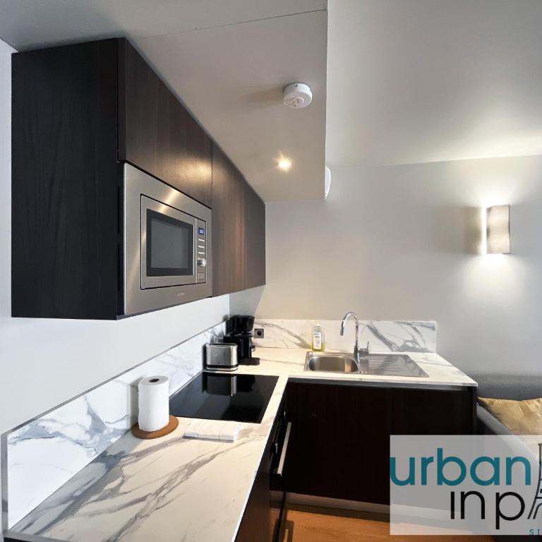 UrbanFlat 131 - Amazing apartment in the center of Paris - Apartment - 18