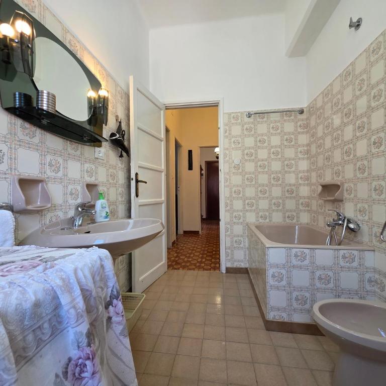 Spacious flat with Terrace, Wi-Fi, Sea & Finalborgo - Appartamento con 3 Camere da Letto e con Balcone - 7