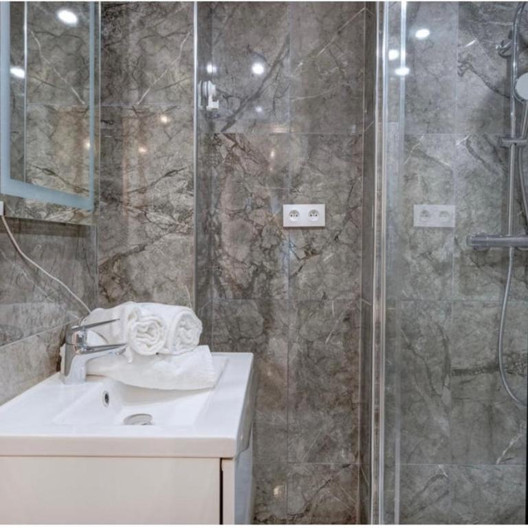 Appartement - Lyon 6th - Brotteaux - Appartement 2 Chambres - 2