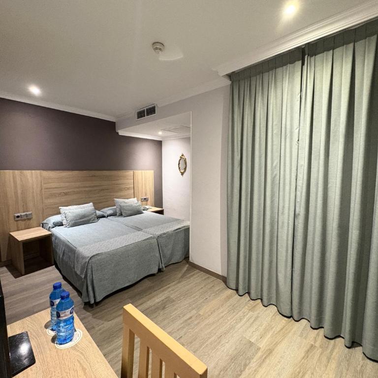 Ramblas Hotel - Economic interior Double or Twin room - 7