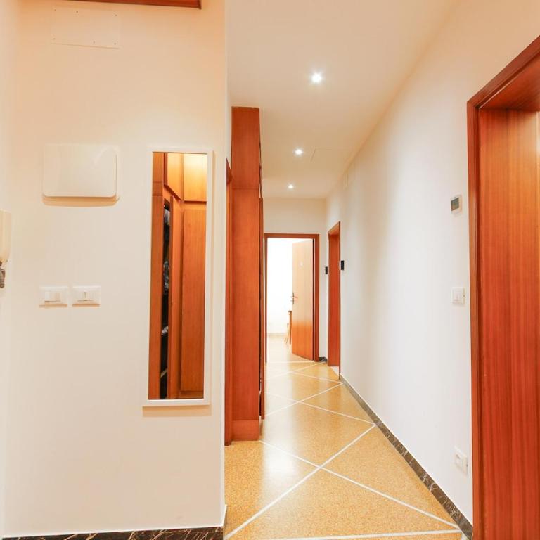 Large Apartment with Balcony - 2 Bedrooms - Appartamento con 2 Camere da Letto - 5