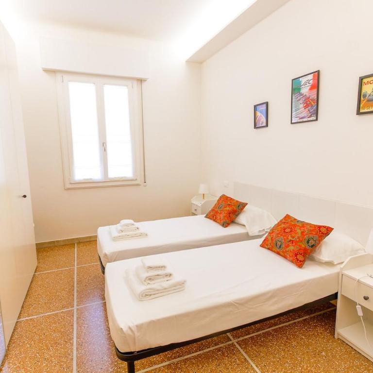 Large Apartment with Balcony - 2 Bedrooms - Appartamento con 2 Camere da Letto - 8
