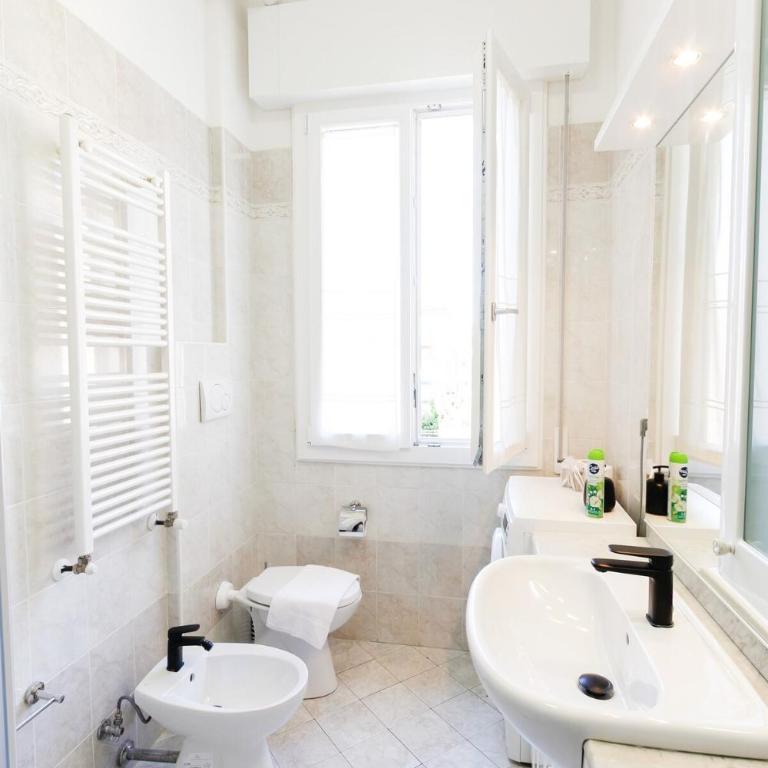 Large Apartment with Balcony - 2 Bedrooms - Appartamento con 2 Camere da Letto - 9