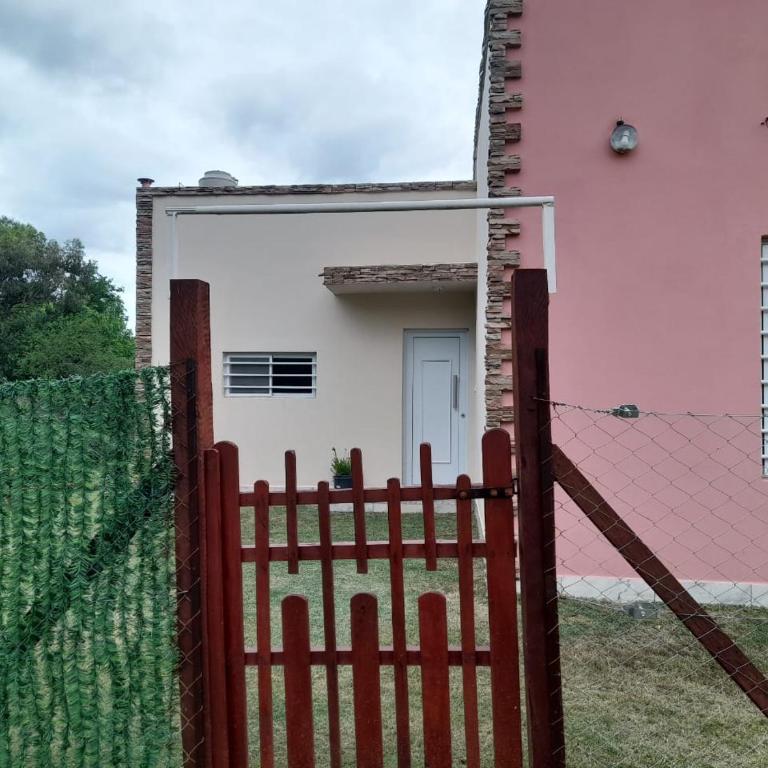 Casita Rosa - One-Bedroom House - 1