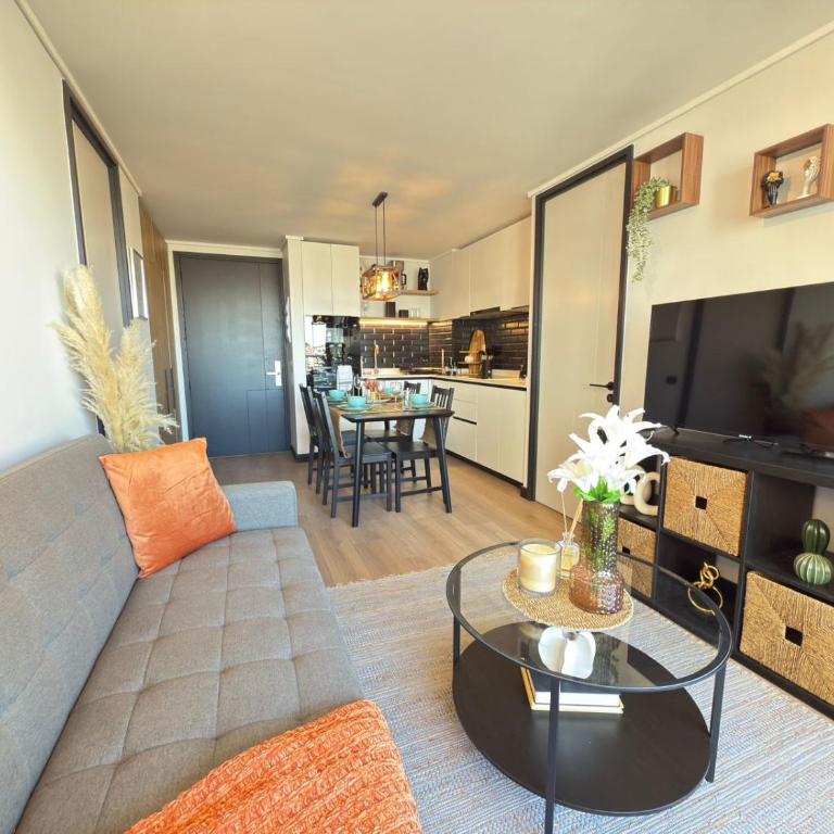 HOM I Metro I Cowork I Parking I Barrio Italia - Apartment - 16