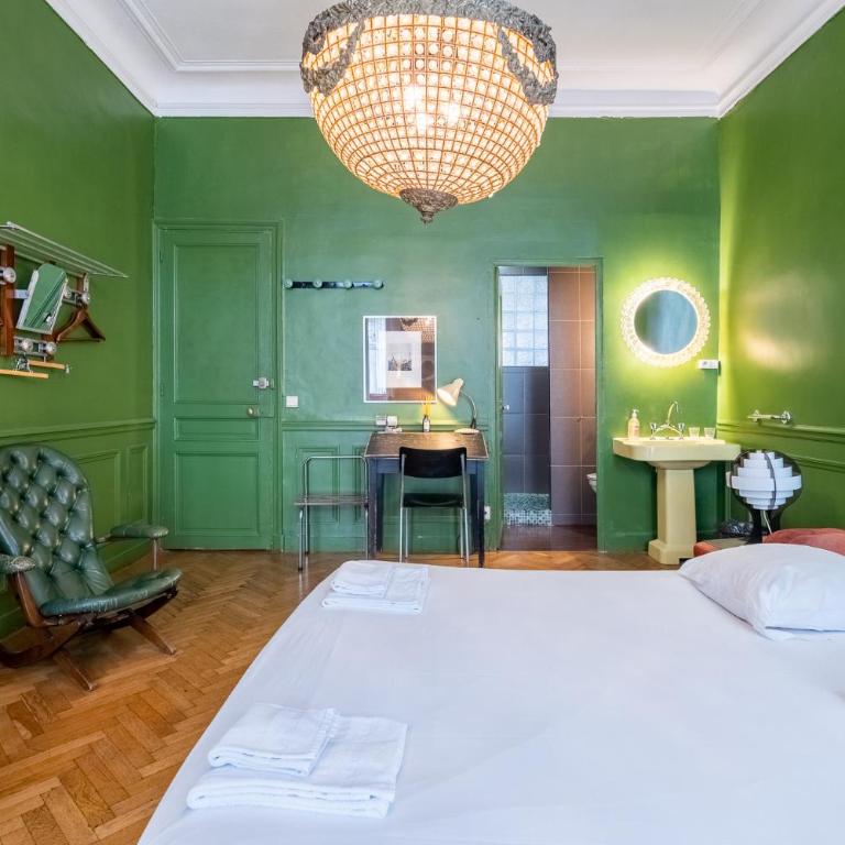 Pension Edelweiss Marseille - Habitación Doble Deluxe con balcón - 1