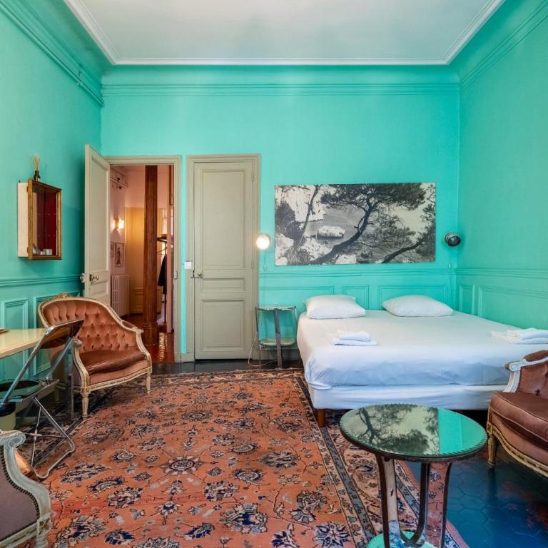 Pension Edelweiss Marseille - Habitación Doble Deluxe con balcón - 1 o 2 camas - 3
