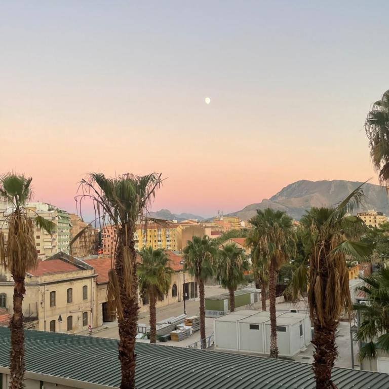 Il Sole di Palermo - Appartamento con 2 Camere da Letto e Vista Città - 5