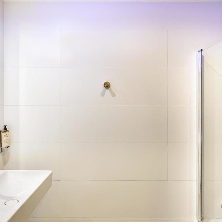 Best Western Plus Poitiers Centre Le Grand Hotel - Chambre Lit Queen-Size Standard - Non-Fumeurs - 7