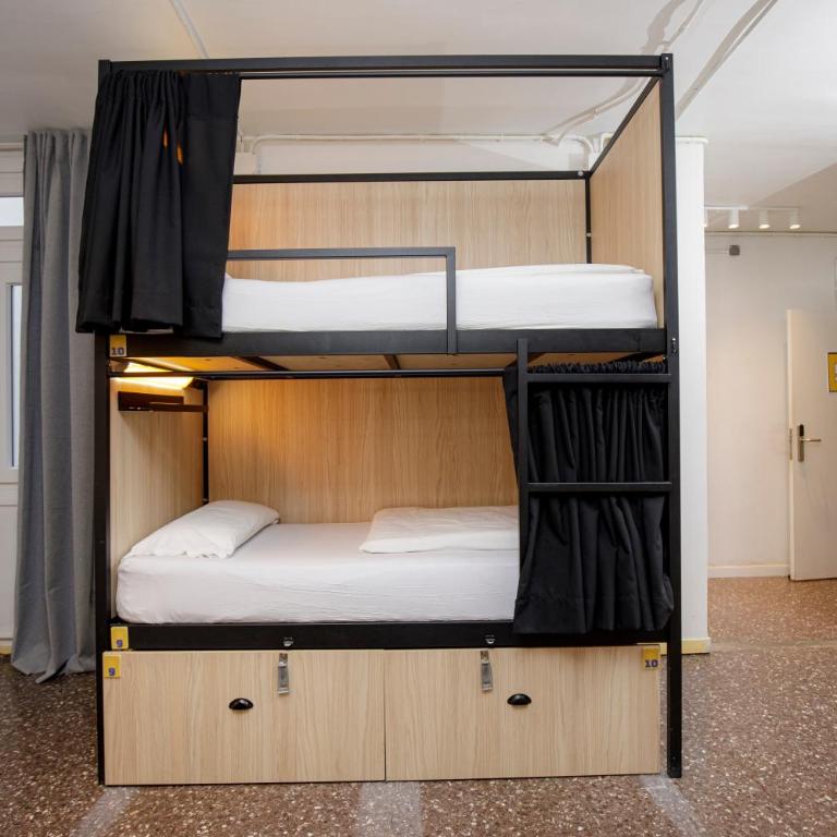 Onefam Les Corts - Cama en habitación compartida mixta de 10 camas - 8