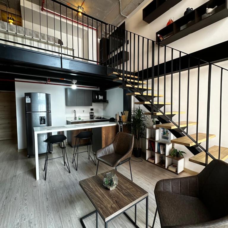 Central Medellin Modern Loft - Balcony and Transit - One-Bedroom Apartment - 11
