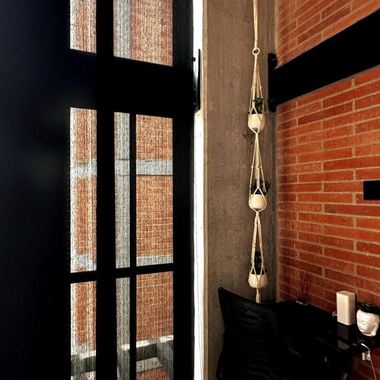 Central Medellin Modern Loft - Balcony and Transit - One-Bedroom Apartment - 14