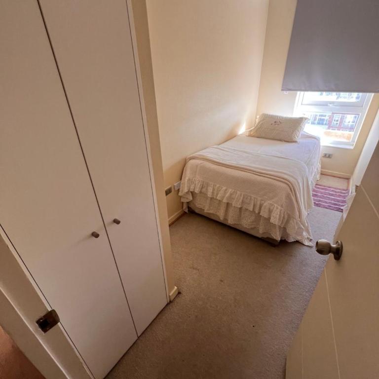 Home sur - Two-Bedroom Apartment - 9