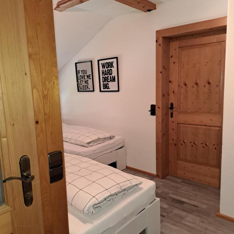 atHOME Appartements - Apartment mit 3 Schlafzimmern und Bergblick - 36
