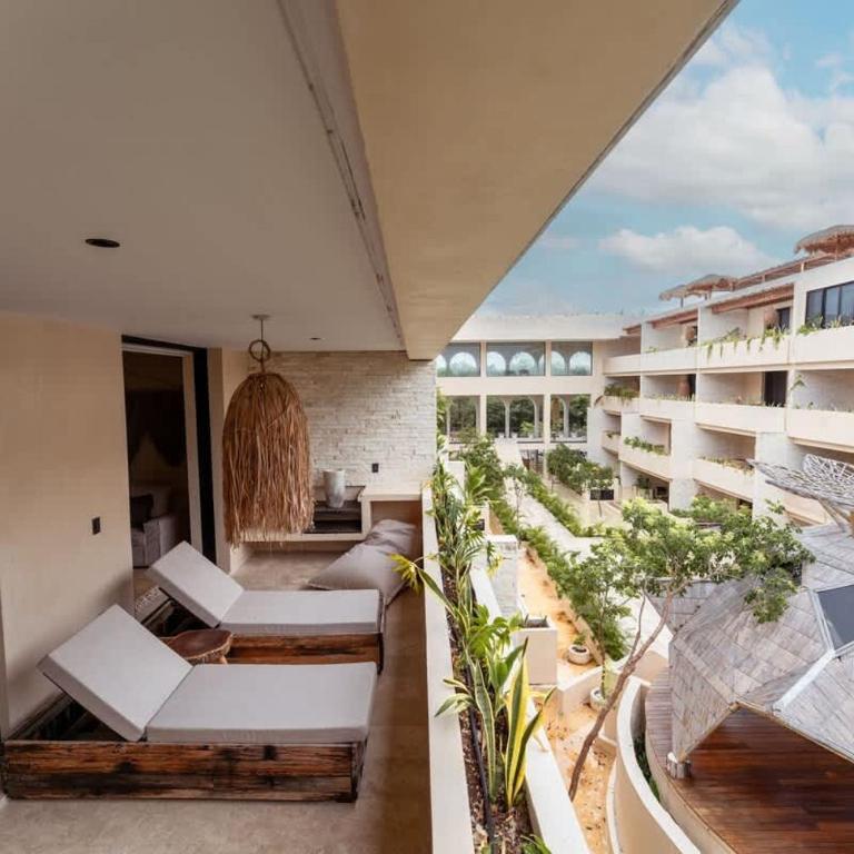 Deja Vu - Stylish 2BR Luxury Apartment with Private Pool - Apartment - 10