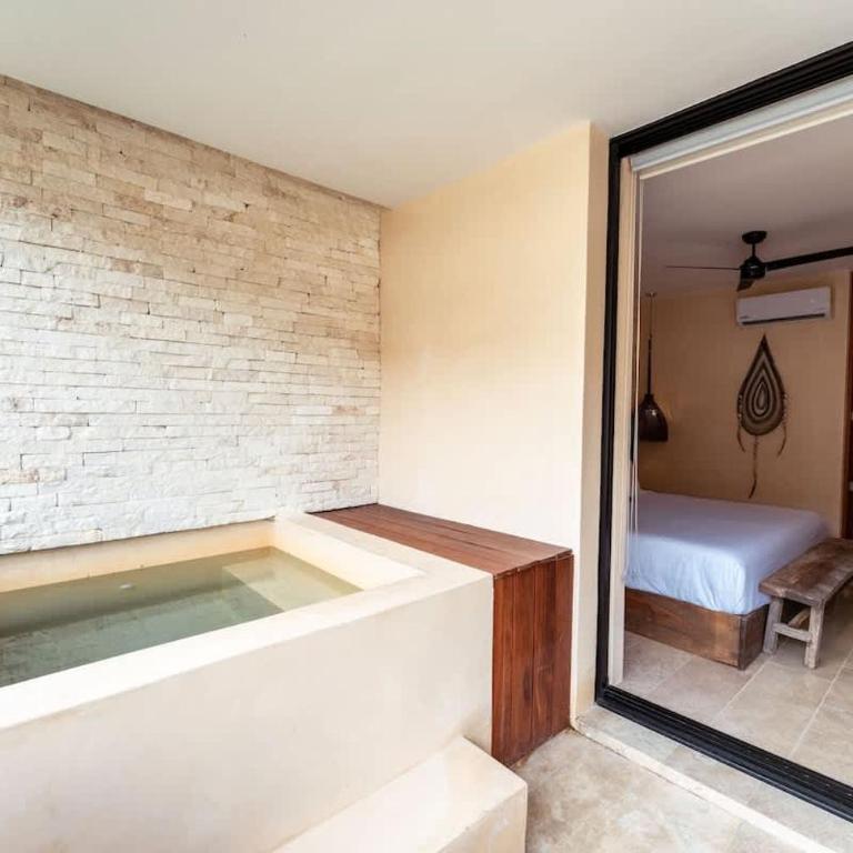 Deja Vu - Stylish 2BR Luxury Apartment with Private Pool - Apartment - 11
