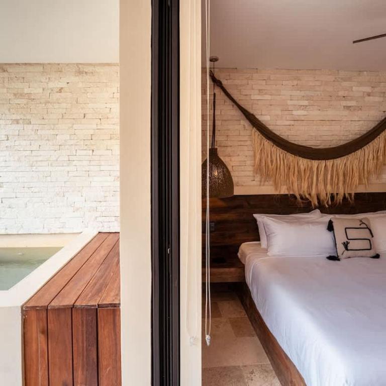 Deja Vu - Stylish 2BR Luxury Apartment with Private Pool - Apartment - 15