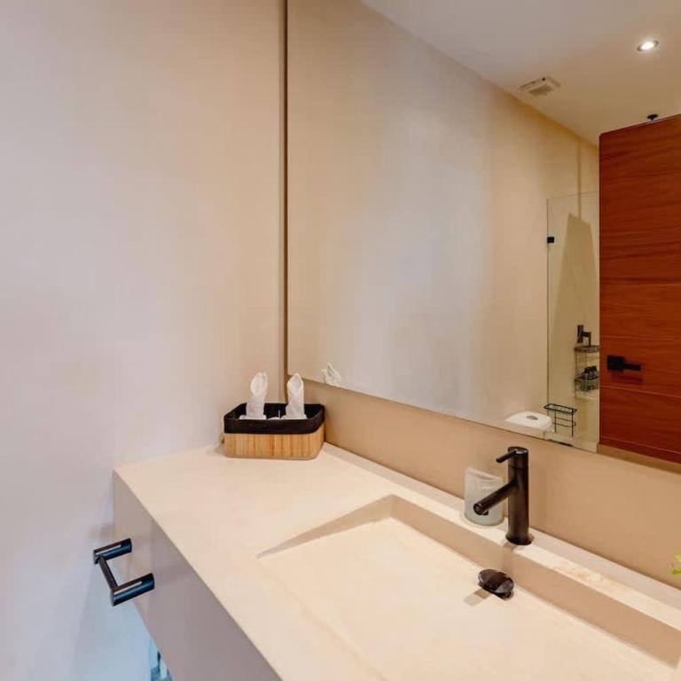Deja Vu - Stylish 2BR Luxury Apartment with Private Pool - Apartment - 19
