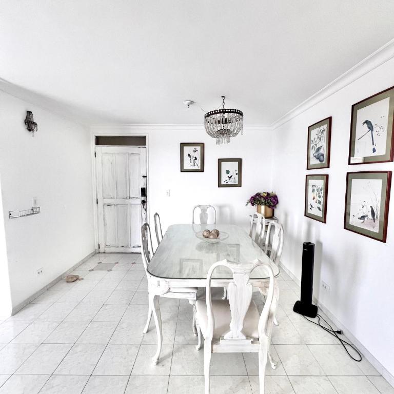 Apartamento frente al mar - Two-Bedroom Apartment - 9