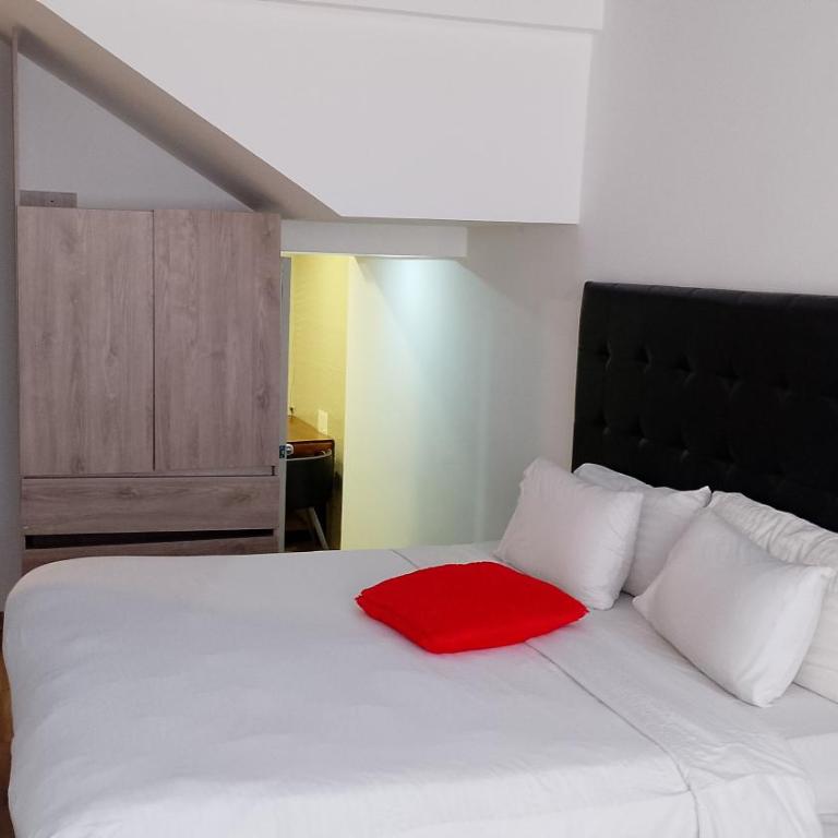 APARTAESTUDIOS BIEN UBICADOS en CORFERIAS CERCA EMBAJADA - G 12 - Habitación Cuádruple Económica - 2