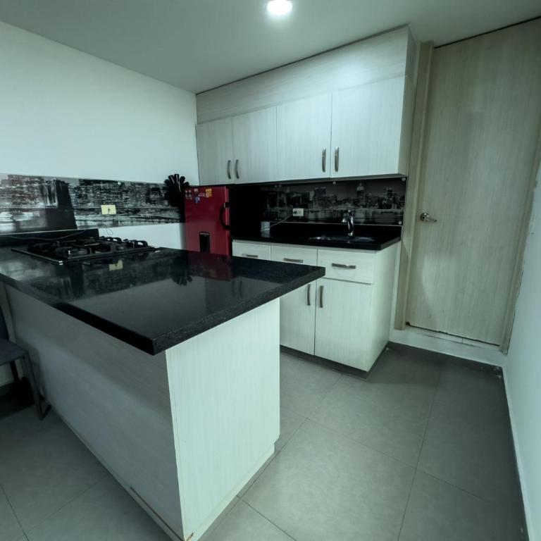 APARTAESTUDIOS BIEN UBICADOS en CORFERIAS CERCA EMBAJADA - G 12 - Suite Familiar Deluxe - 3