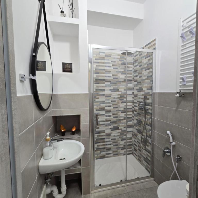 Raymihome Lugaro - Parking Privato - Appartamento con 3 Camere da Letto - 31