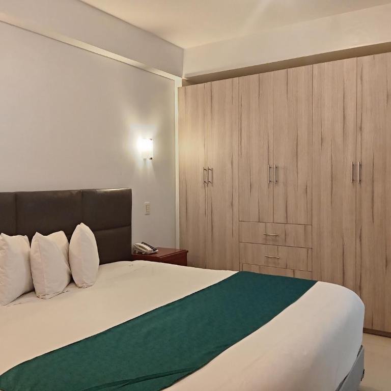 Aqua Hotel Cusco - Habitación con cama grande - 9