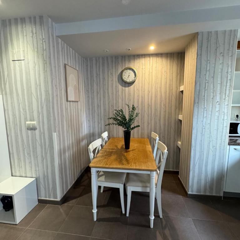 Appartment near beach with pool - One-Bedroom Apartment - 12