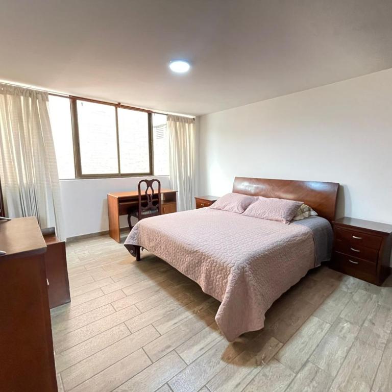Confortable Hospedaje- Ubicación Estratégica Bogotá - Apartamento Deluxe de 3 dormitorios - 10
